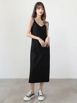 Na jar a v lete podväzkové šaty žien 2023 new black tvaru temperament sexy modálne podväzkové šaty štrbinou šaty